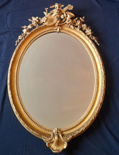 GRAND MIROIR EN BOIS DORE ET STUC NAPOLEON III